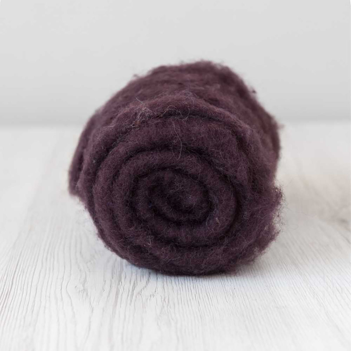 Lana Cardada Maori 27 Micras - Morado