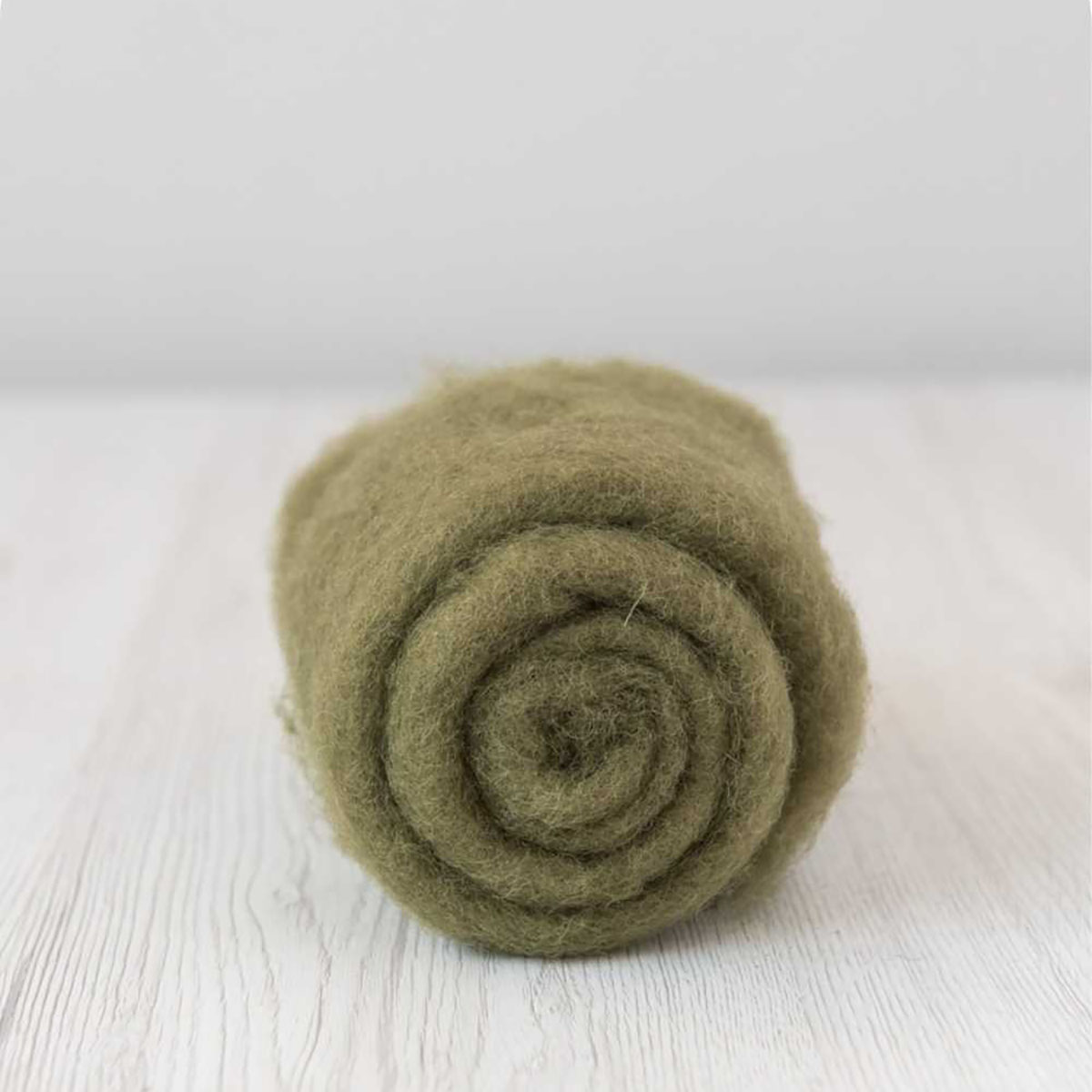 Lana Cardada Maori 27 Micras - Aceituna